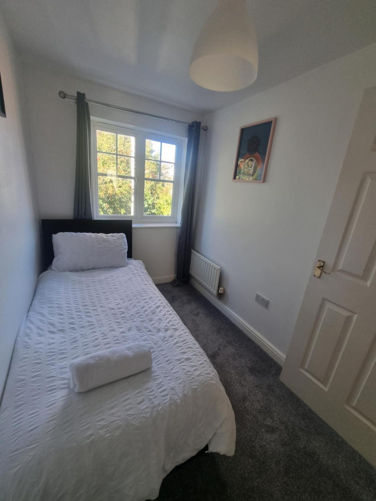 Maidstone Villa 3 Bedroom Free Sports Channels,Parking Sleeps 7 Exterior foto
