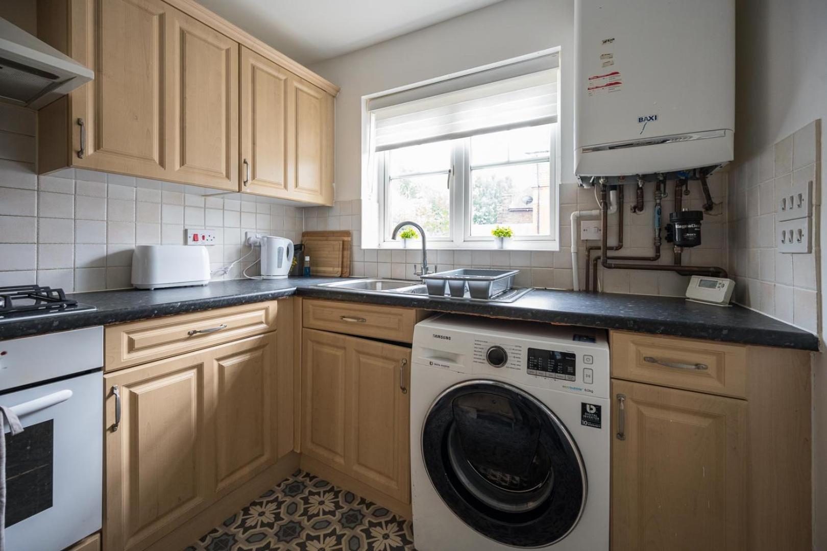 Maidstone Villa 3 Bedroom Free Sports Channels,Parking Sleeps 7 Exterior foto