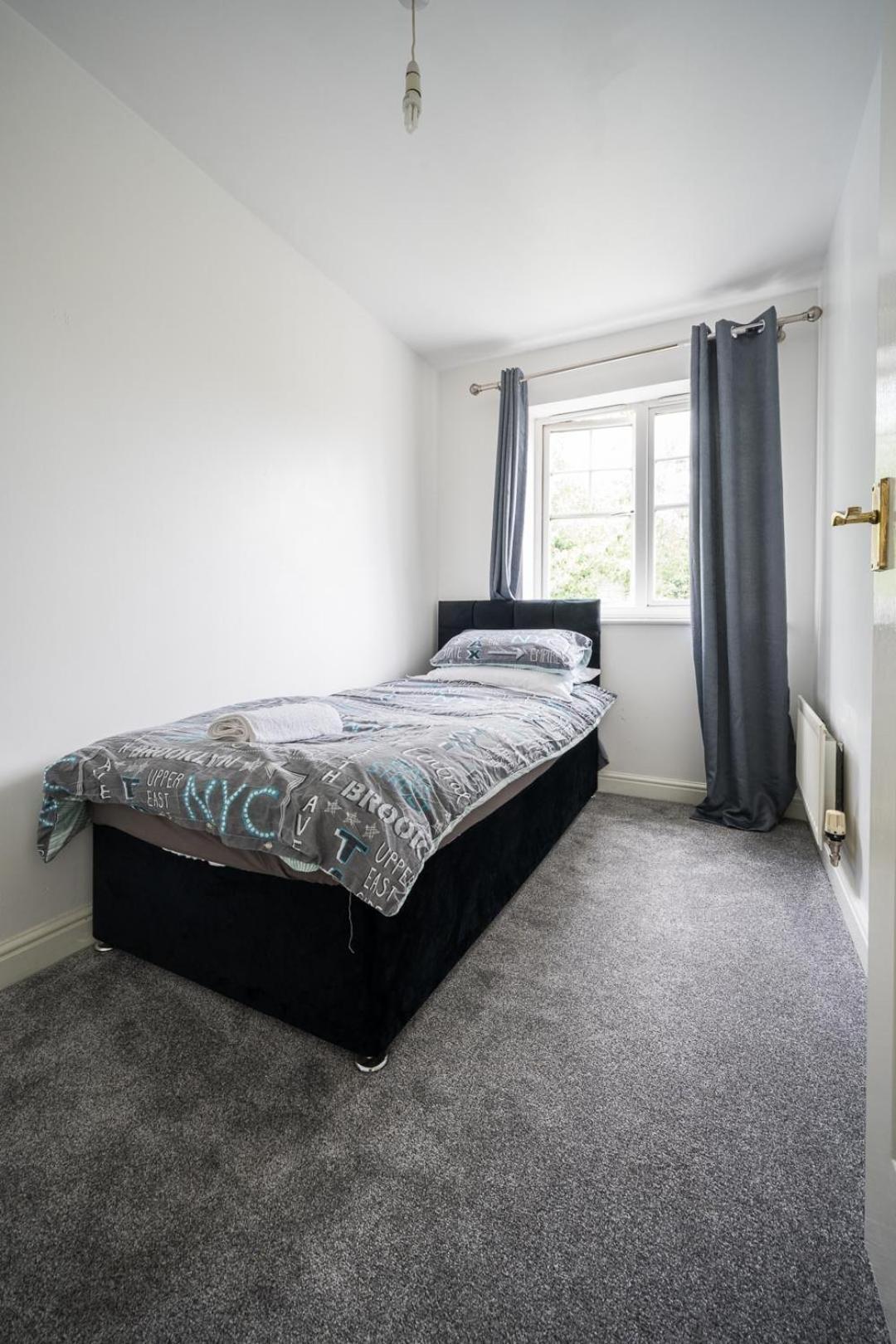 Maidstone Villa 3 Bedroom Free Sports Channels,Parking Sleeps 7 Exterior foto
